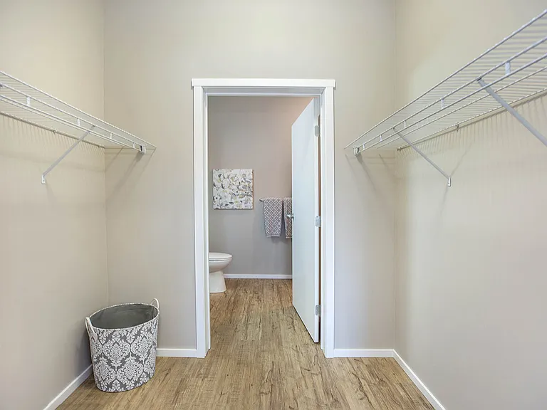 3057 Ness Ave — Photo 11