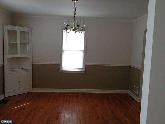 5th image of 4204 Woodland Ave