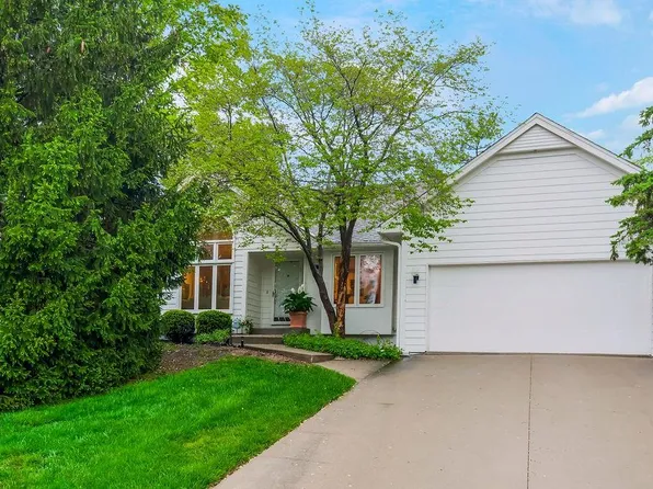 112 NE Bristol Cir, Lees Summit, MO 64086