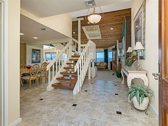 2nd image of 937 Cycad Dr