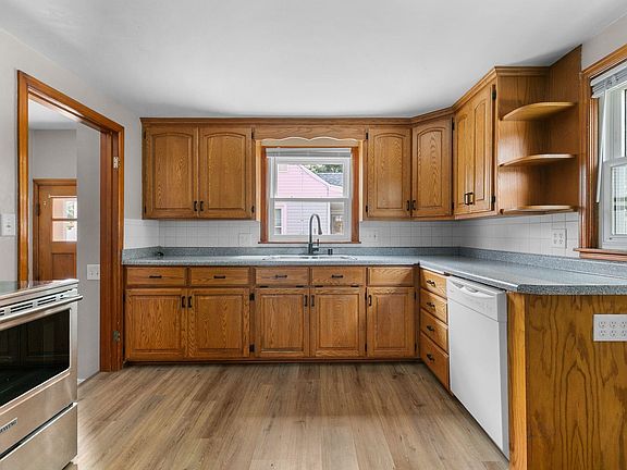 4th image of 1316 W Rogers Ave