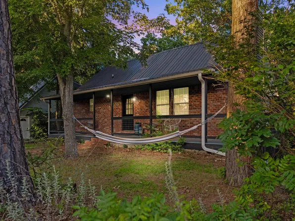 8210 Chestnut Dr, Rogers, AR 72756