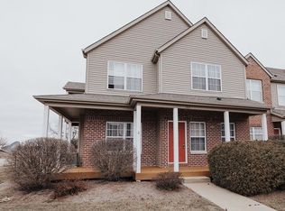 569 Stonegate Dr, Sycamore, IL 60178