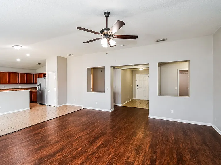 2285 Brian Lakes Dr E — Photo 4