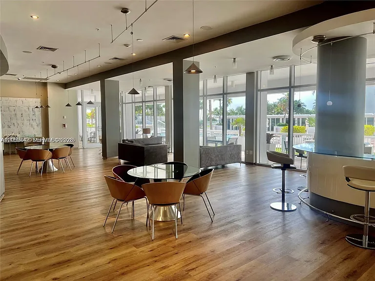 10275 Collins Ave #323 — Photo 33
