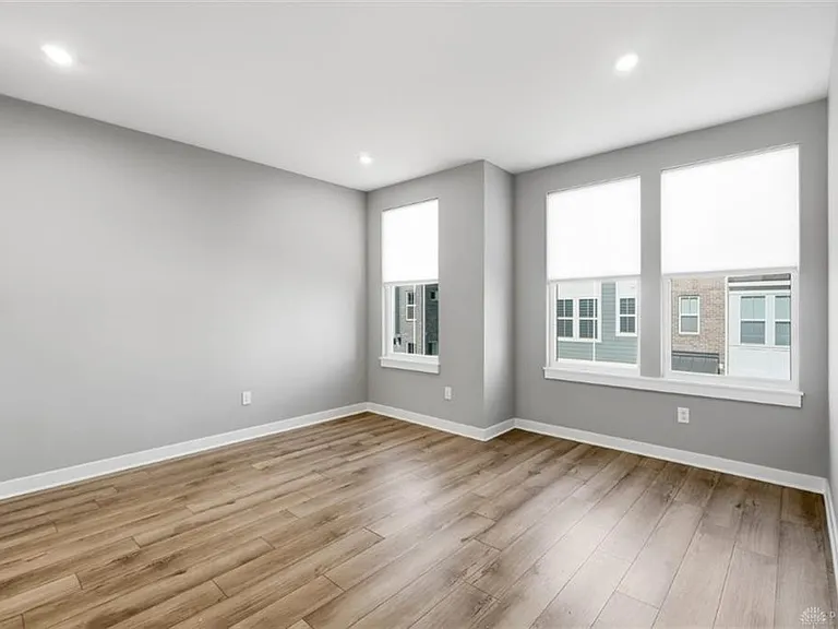 7241 Otley Dr — Photo 28