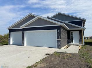 3820 32nd St S, Moorhead, MN 56560