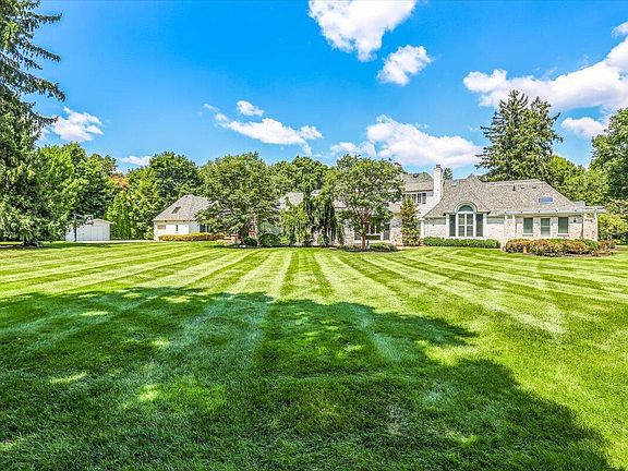 4th image of 2777 McCoy Rd