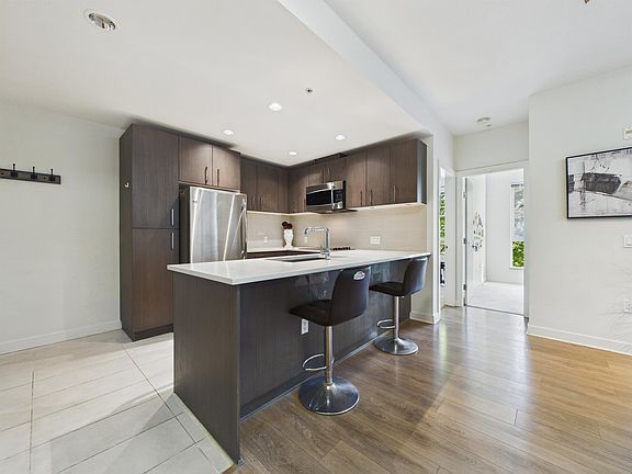 5th image of 5983 Gray Ave #213