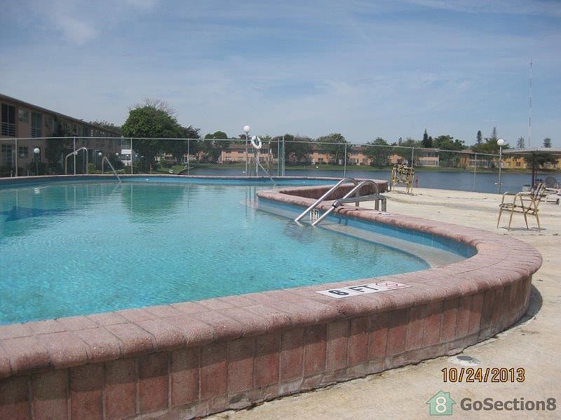 1st image of 245 NE 191st St APT 3016
