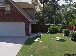 2 Embleton Cir, Bella Vista, AR 72714