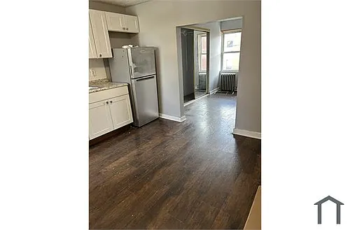 515 Dickinson St Photo 1