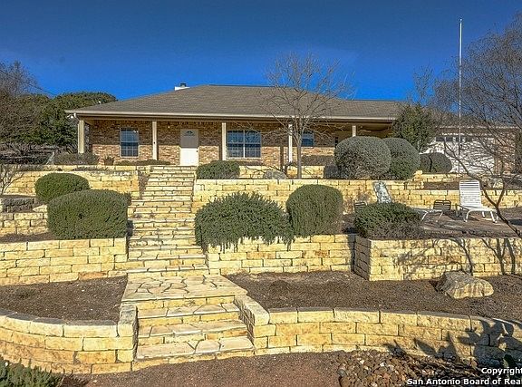 2nd image of 205 Northwest Hills Dr N