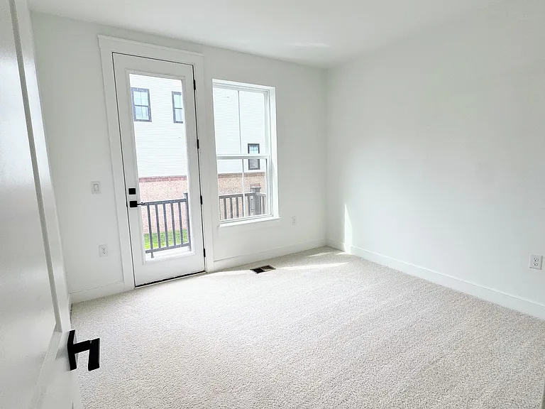 14928 Deco Cir — Photo 29
