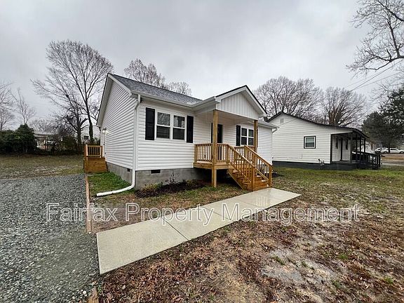 2nd image of 621 Dailey St