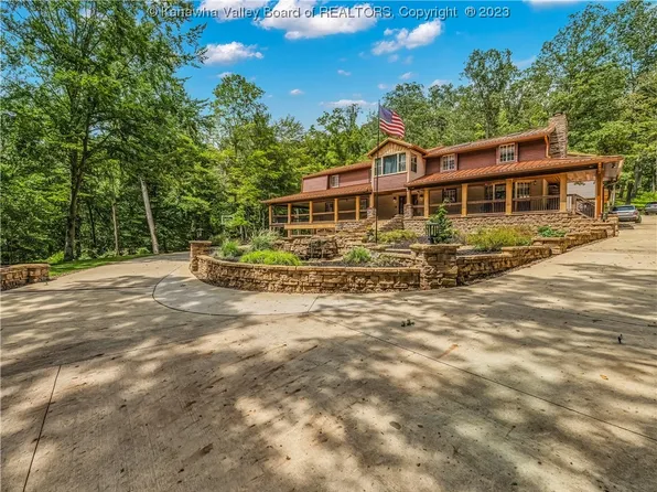 7028 Smith Creek Rd, Saint Albans, WV 25177