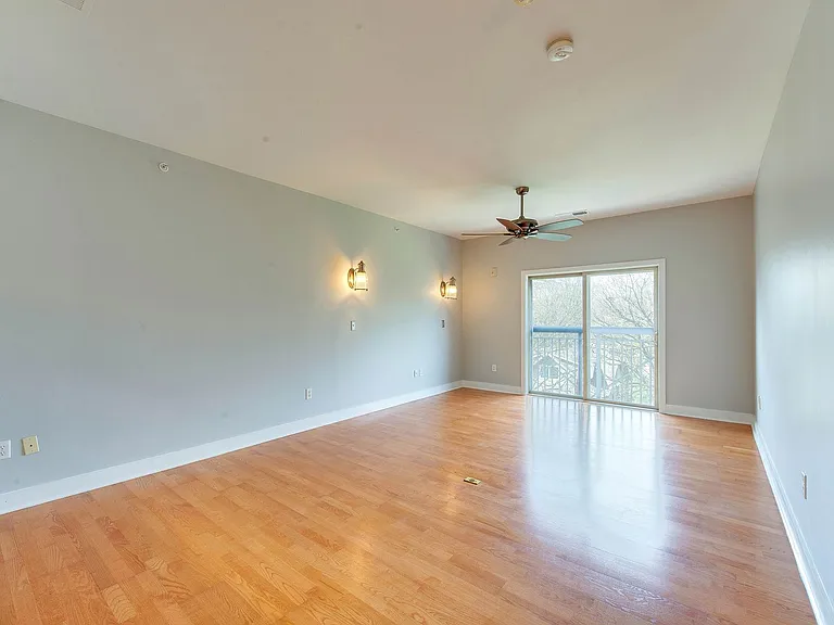 630 Calvert St #407 — Photo 18