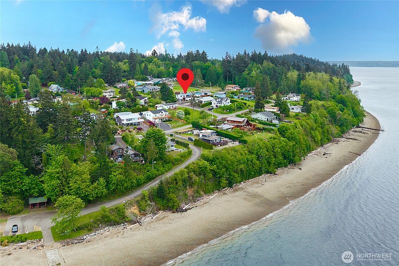 3rd image of 8210 177th Avenue SW