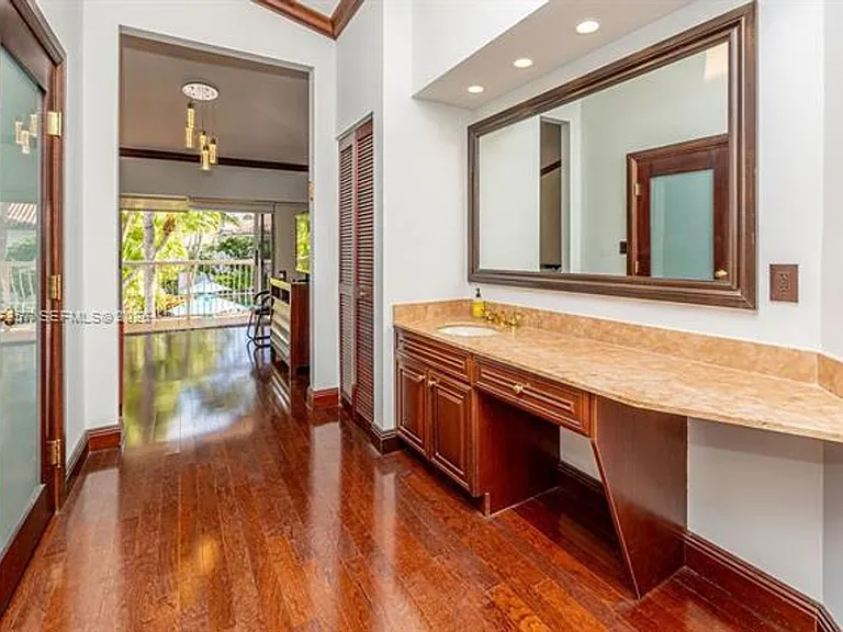 20935 NE 37th Ct #Townhouse 20935 — Photo 30