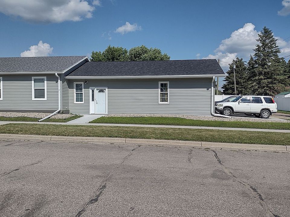 702 1st St NE, Devils Lake, ND 58301 Zillow