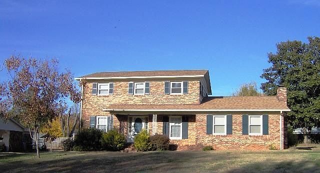 1st image of 806 Surry Dr