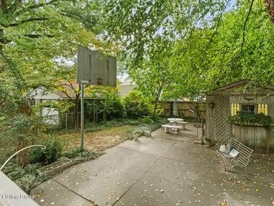 928 Eastern Pkwy, Louisville, KY, 40217