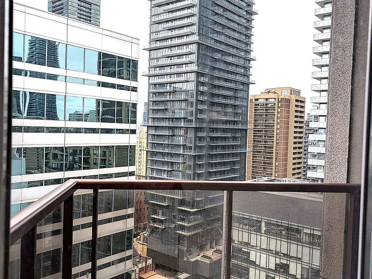 85 Bloor St E #1808 — Photo 18