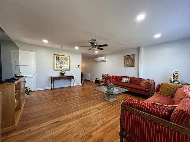 9645 Sherwood Pl — Photo 5