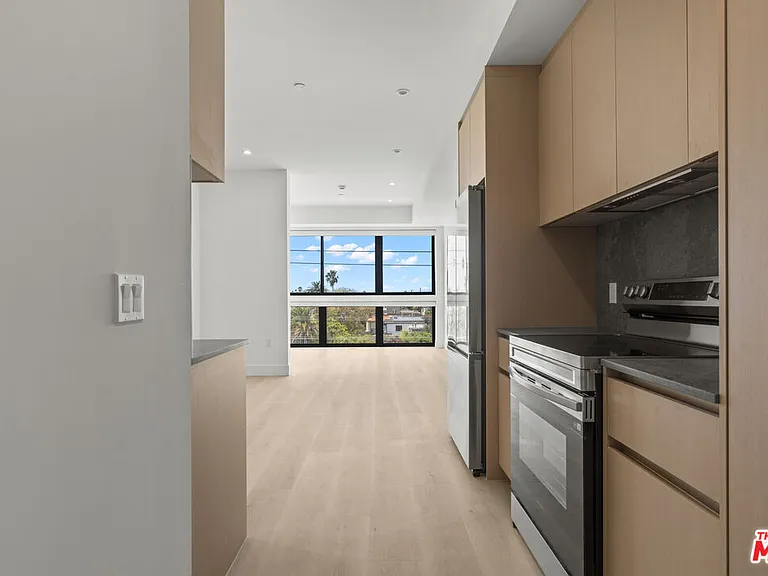 1808 Lincoln Blvd #204 — Photo 14