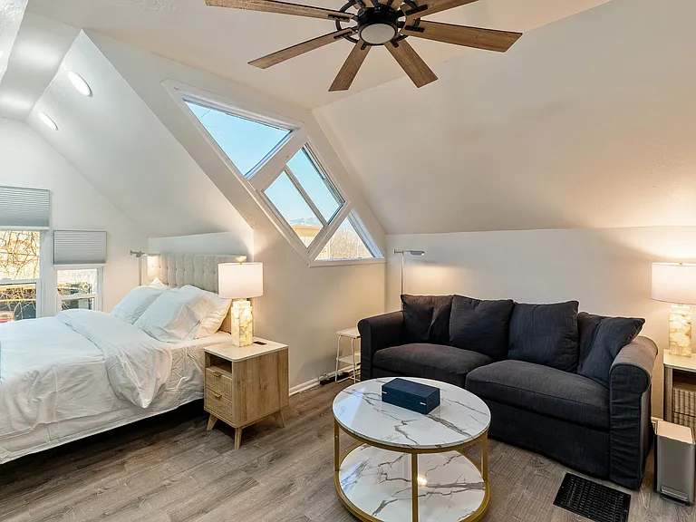 271 E St #3 — Photo 9