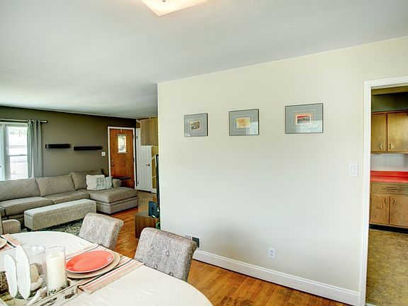 5th image of 82 East Dr
