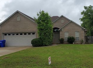 2660 Apple Blossom Ln, Conway, AR 72034