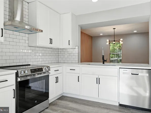 12005 Crimson Ln #221, Silver Spring, MD 20904