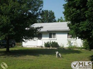 1165 Lynsue Ln, Waterford, MI 48327