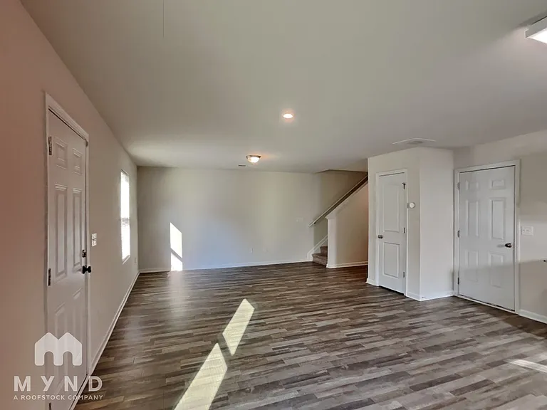 418 Jada Ln — Photo 6