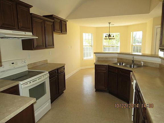 4th image of 1279 E Lake Blvd