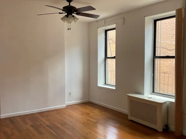 115 Ralph Avenue image 1 of 6