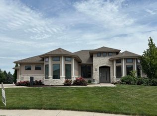12054 Carpenter St, Papillion, NE 68046