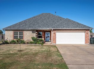 1129 Oxford Rd, Davis, OK 73030