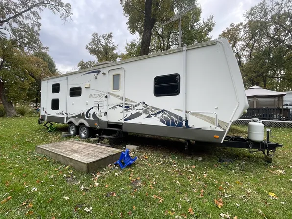 5/80 Woodhaven Lakes, Sublette, IL 61367