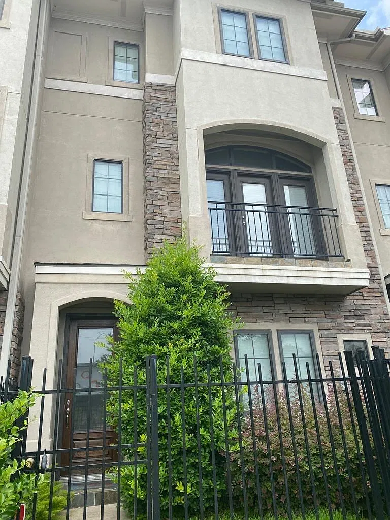 3 bed, 3.5 bath, 1717 sqft, $2,500 — Photo 1