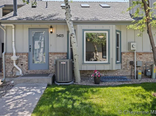 5423 Hynds Blvd, Cheyenne, WY 82009