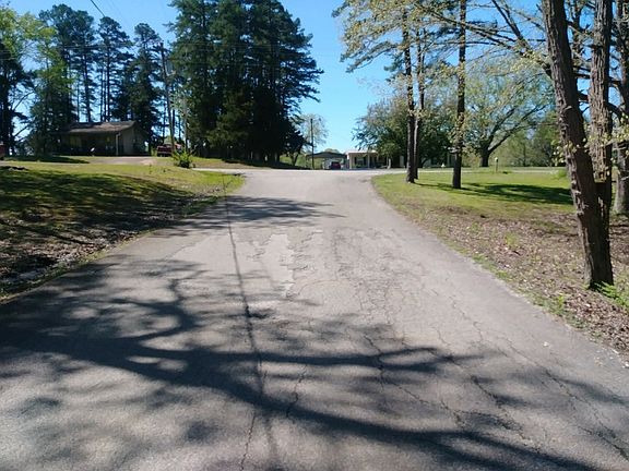 4th image of 50 Woodland Hills Dr