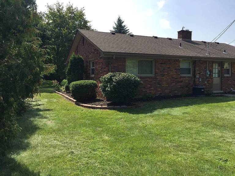 2663 Colonial Way — Photo 3