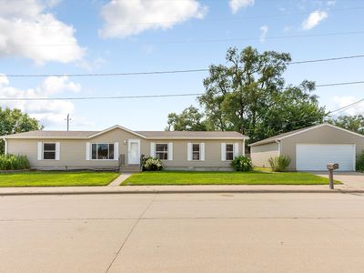 312 N 41st St, Council Bluffs, IA, 51501