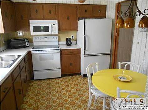 5th image of 106 Eton Ct