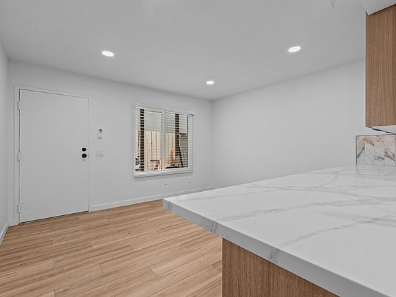 4th image of 3960 Idaho St APT 4