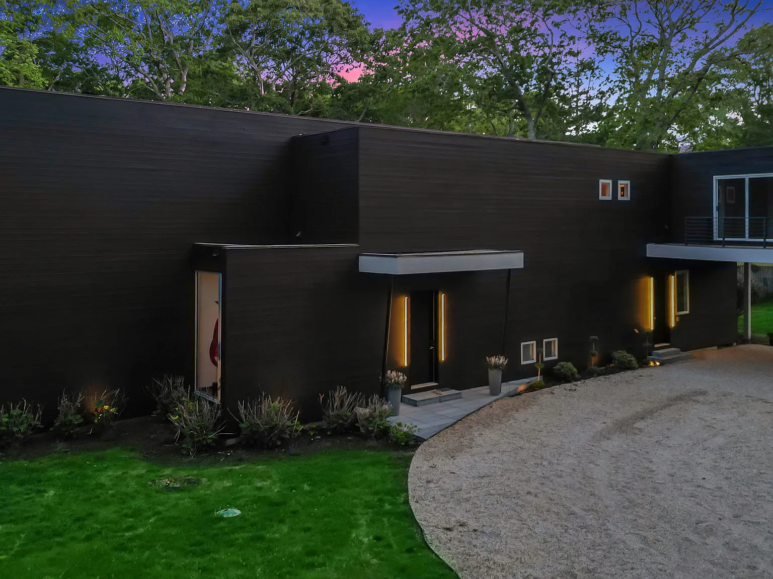 EHV Modern Contemporary — Photo 4