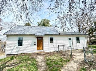 2011 Iowa Ave, Clinton, IA 52732