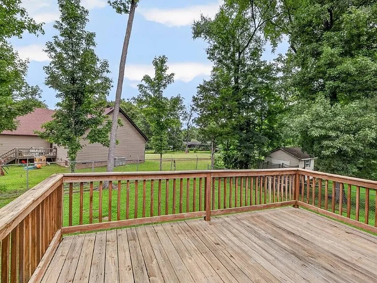 108 Roberts Dr — Photo 27